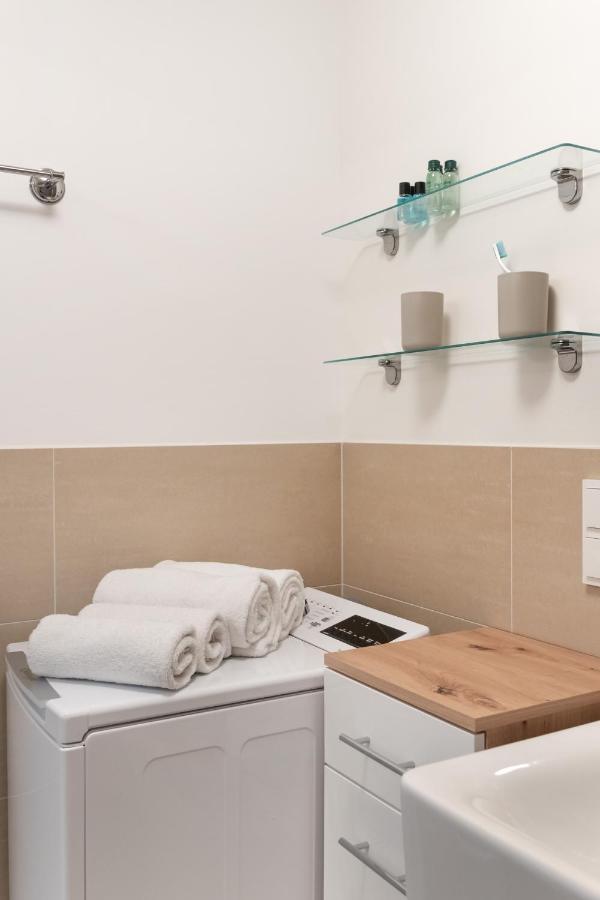 Quiet And Cozy Apartment Next To Mariahilfer Strasse And Naschmarkt With Ac, Minimum 30 Nights Βιέννη Εξωτερικό φωτογραφία