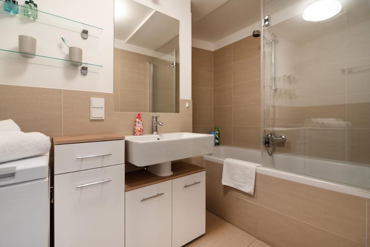 Quiet And Cozy Apartment Next To Mariahilfer Strasse And Naschmarkt With Ac, Minimum 30 Nights Βιέννη Εξωτερικό φωτογραφία